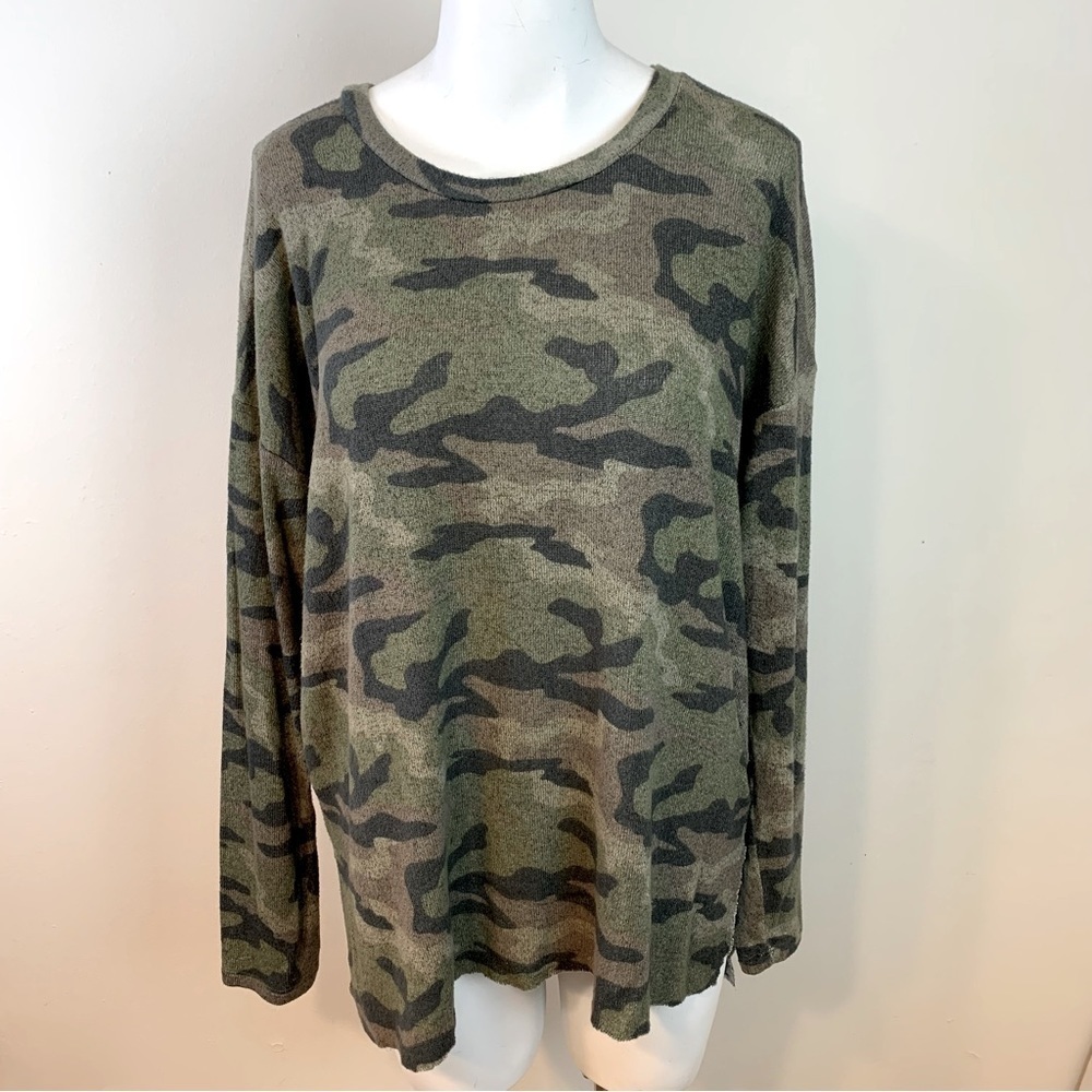 American Eagle Soft & Sexy Plush Camo Top